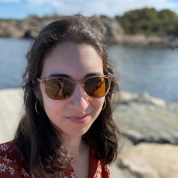 Meet your Posher, Alexandra - Picture 2 of 5